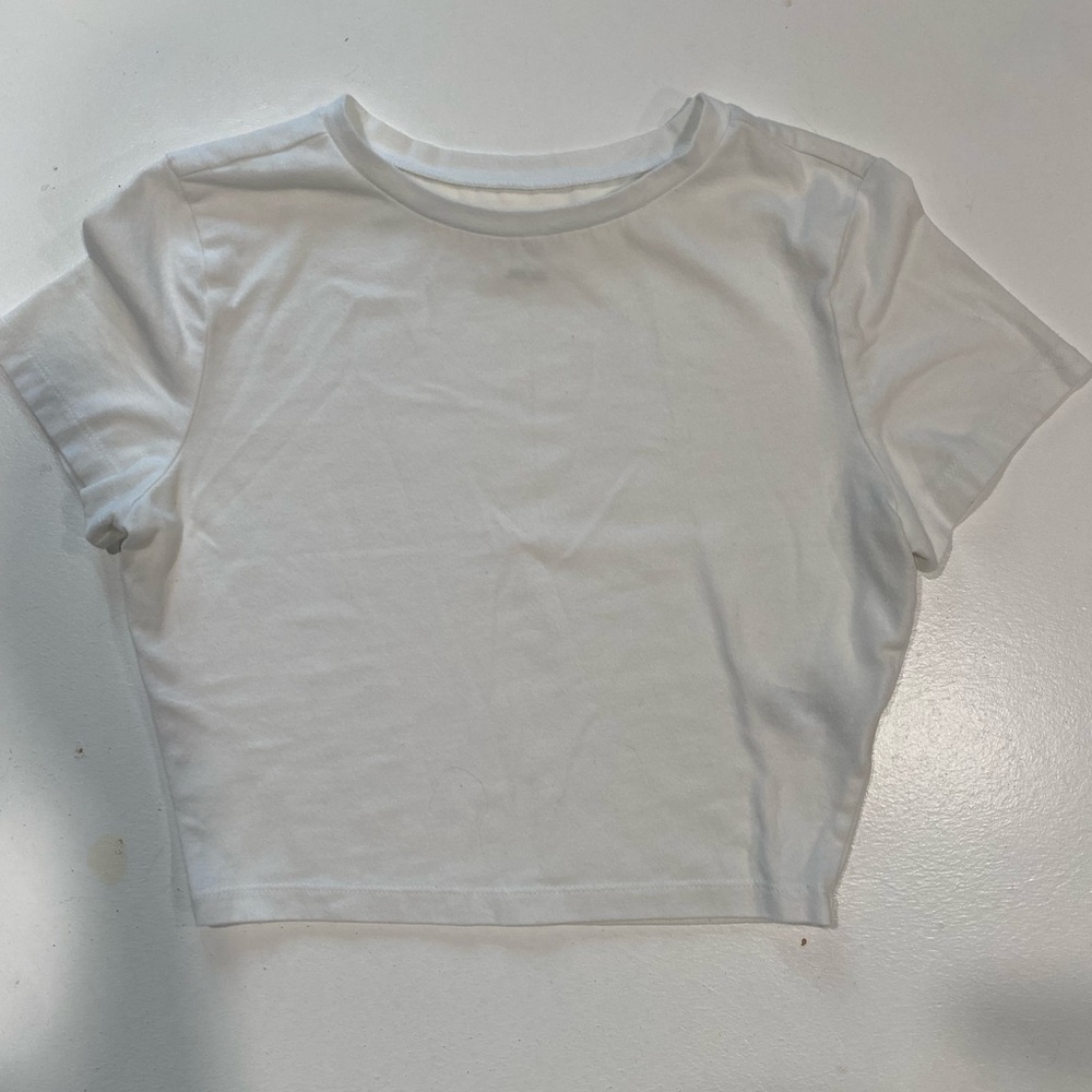 white cropped t-shirt!